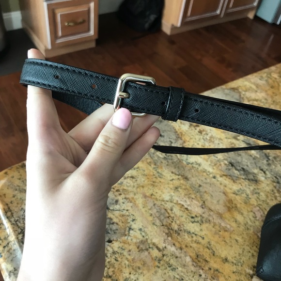 ❤️ OPEN TO OFFERS❤️Black and gold Kate spade purse - Picture 8 of 8